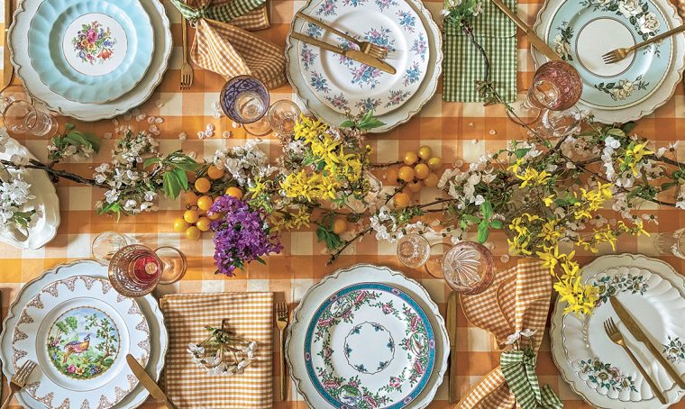 Mise en place: oro e ortaggi sulla tovaglia