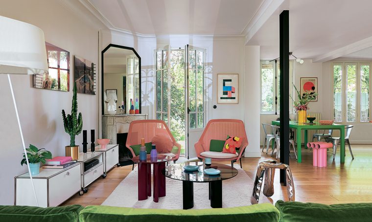 Colori spregiudicati e arredi dal tratto vintage per la casa parigina