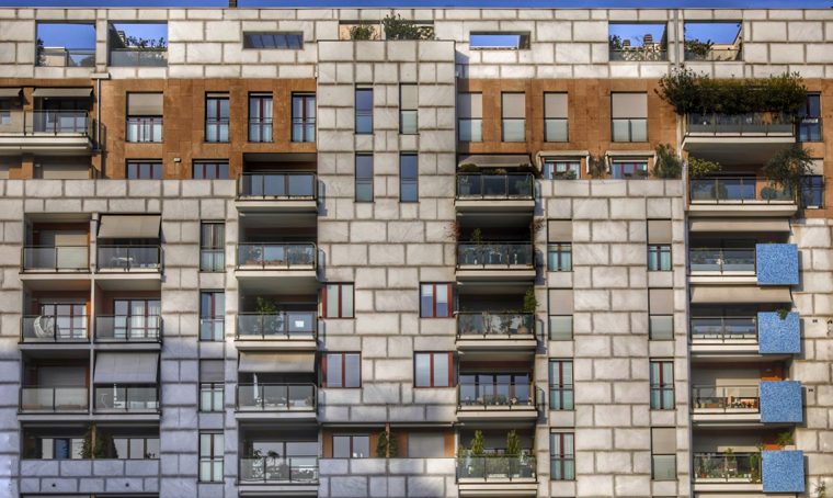 L’amministratore risponde: antenna parabolica sul balcone