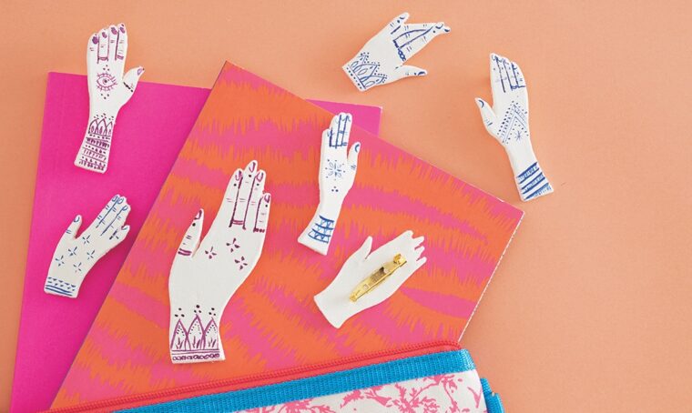 Come realizzare le spille a forma di mano