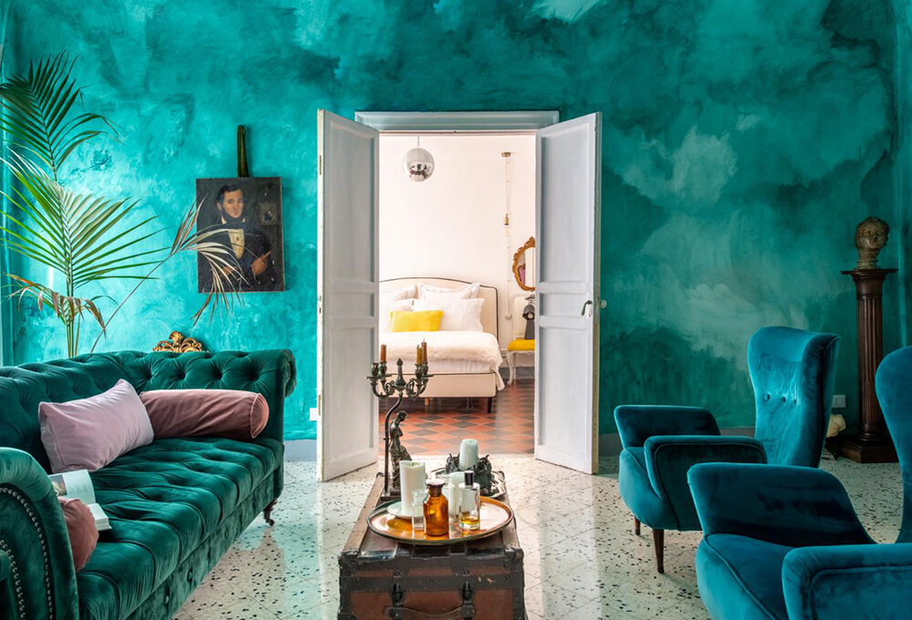 Stanze d’artista, dove il colore non ha regole