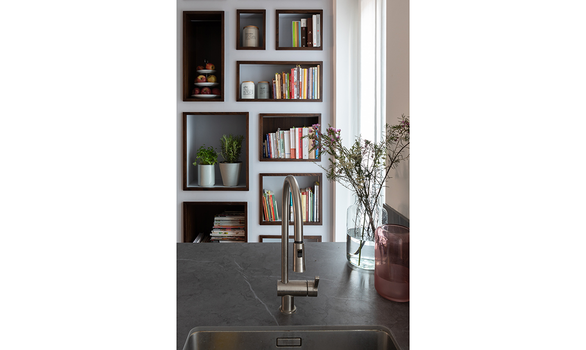 Libreria in cucina