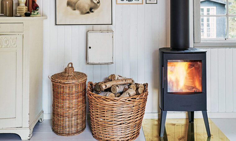 Calore naturale con stufe d’arredo e camini-caldaia