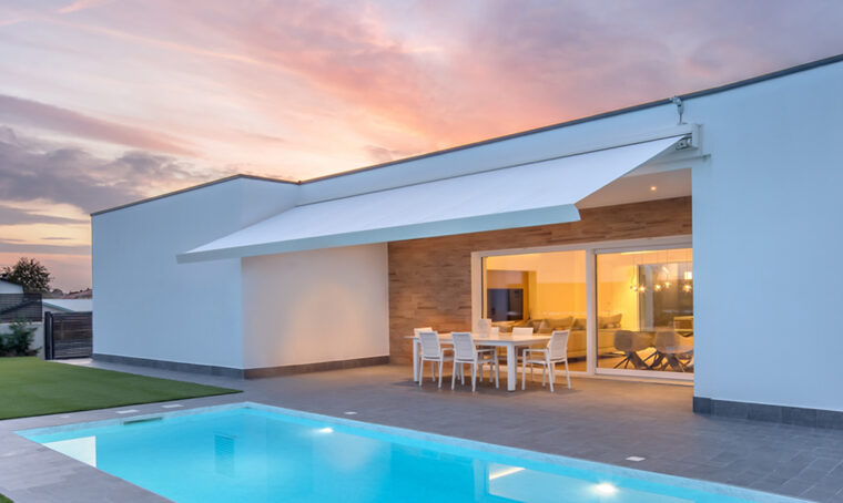 La tenda a bracci elegante e resistente